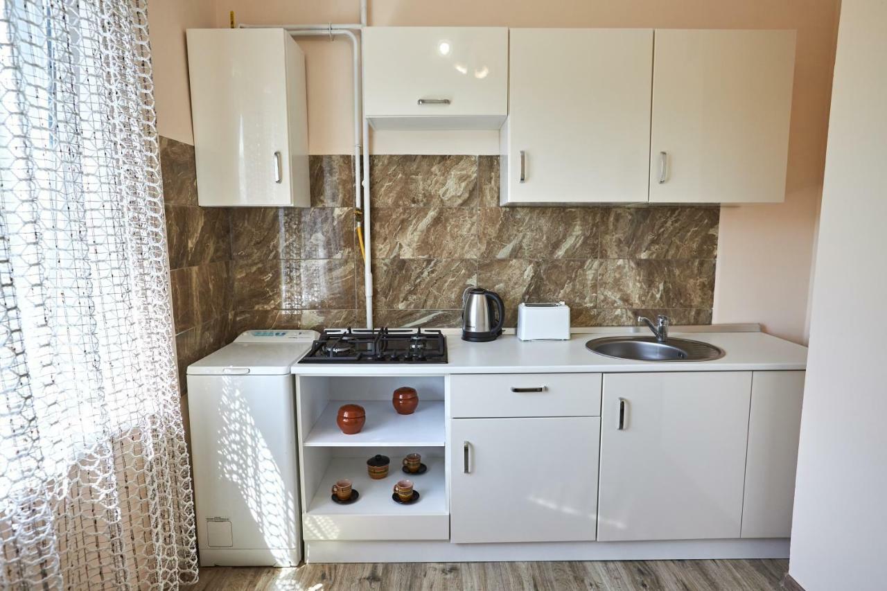 Babylon Apartments On Kievskaya Street روفنو المظهر الخارجي الصورة