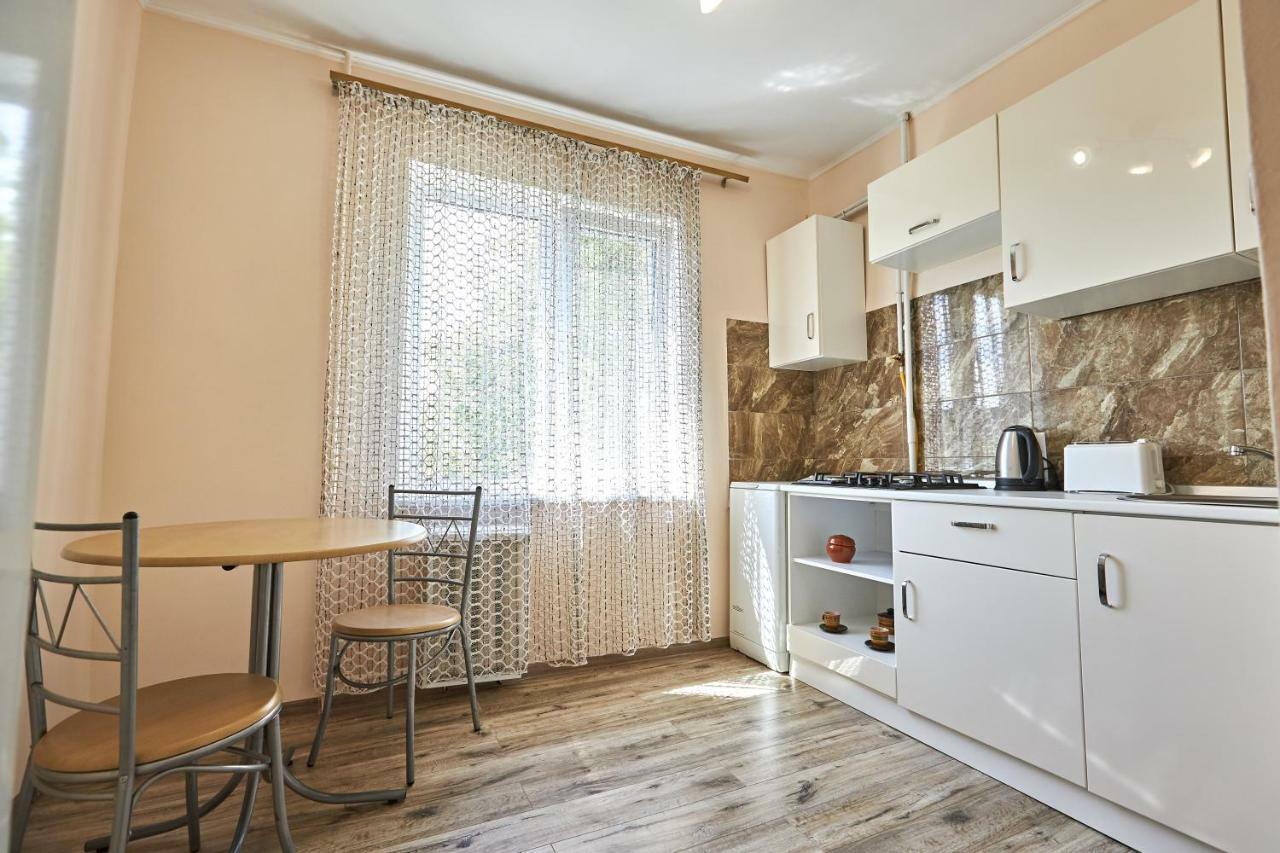 Babylon Apartments On Kievskaya Street روفنو المظهر الخارجي الصورة